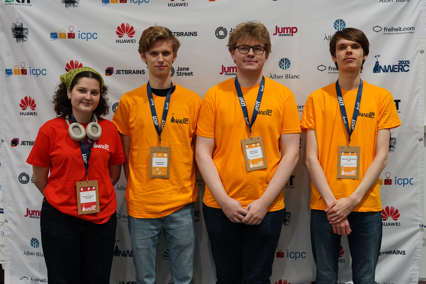 Picture of team [&](auto& self, i64 i) -> void { vis[i] = 1; f(i); for (i64 n : adj[i]) if (!vis[n]) self(self, n); };